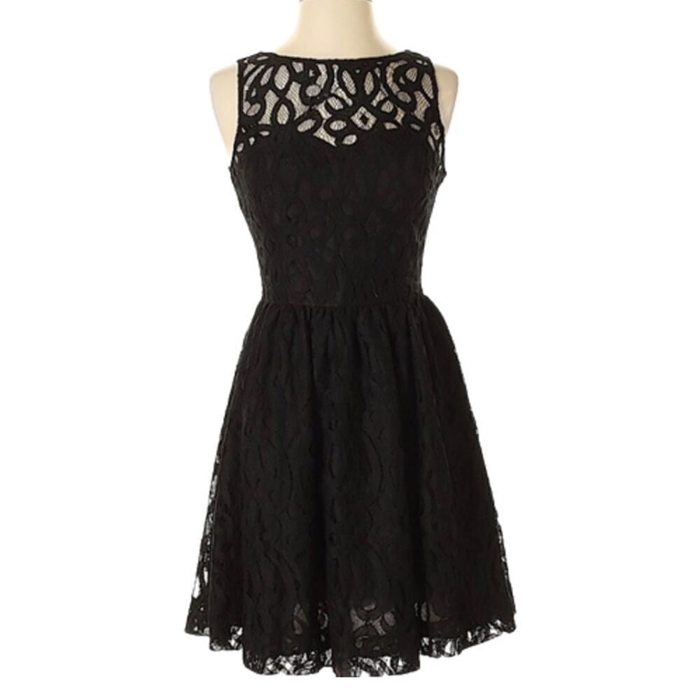 Lauren Conrad Black  Lace Fit & Flare Dress Size 4 NWT
